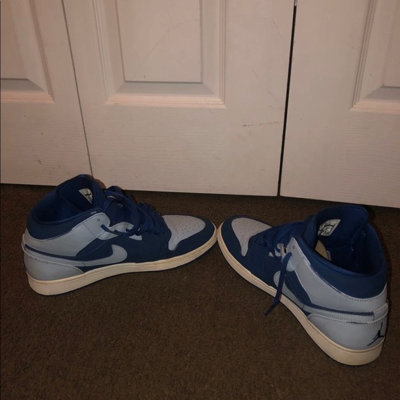 jordan 1s - Picture 4 of 5